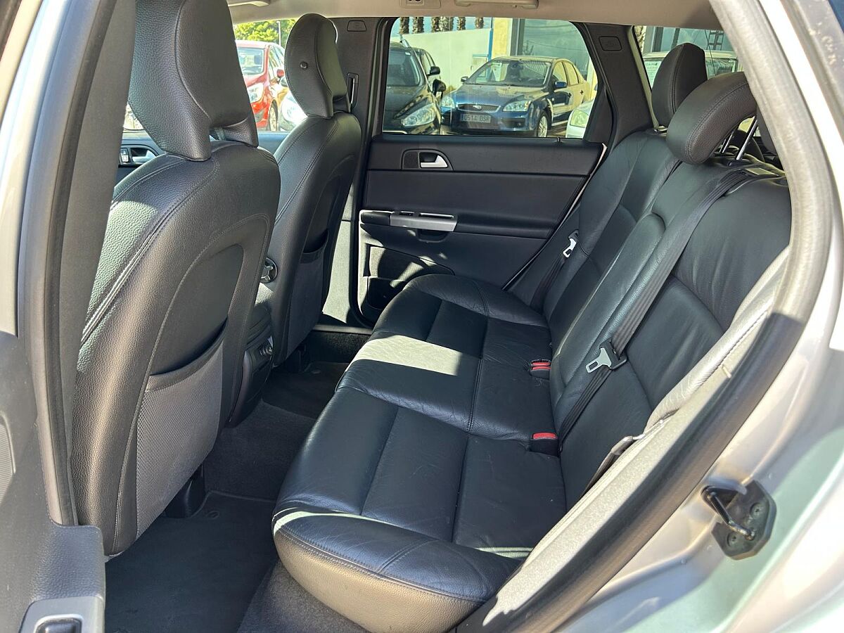 VOLVO V5 ESTATE 2.4 AUTO SPANISH LHD IN SPAIN ONLY 115000 MILES SUPERB 2007